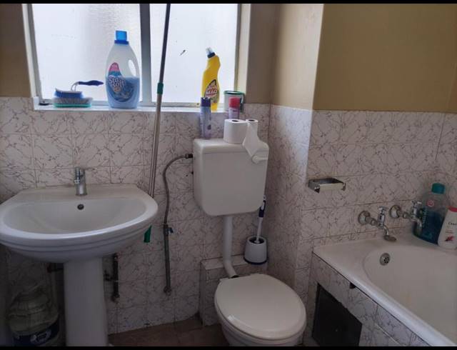 2 BEDROOM APARTMENT FOR SALE IN SUNNYSIDE